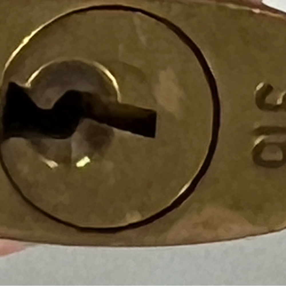Louis Vuitton Gold lock for handbag - Picture 8 of 9